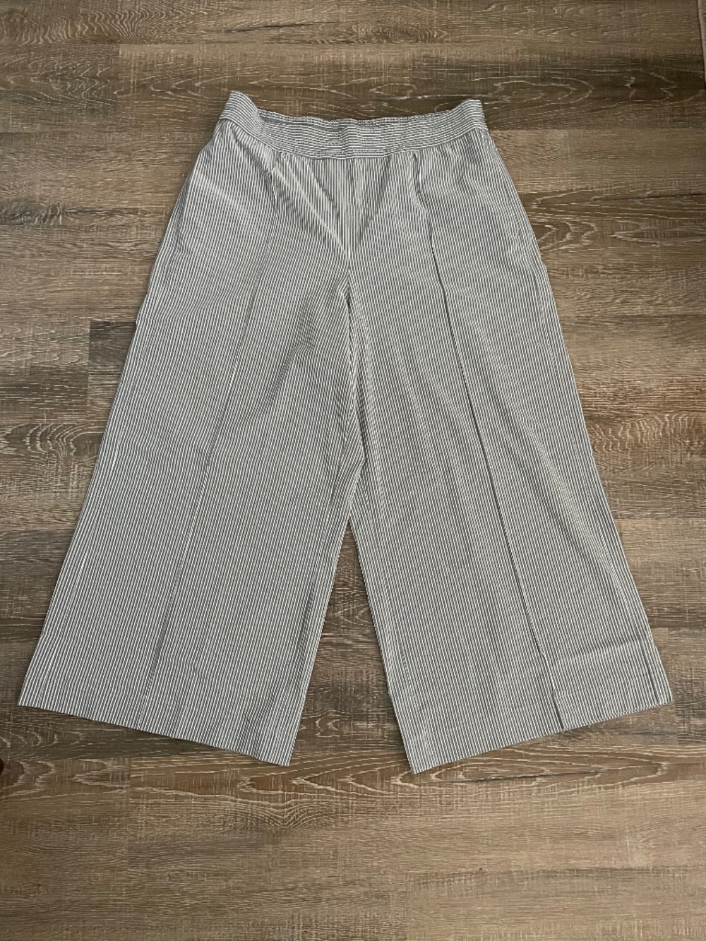 Lululemon Breezily Mid-Rise Cropped Pant Hype Stripe Raceway Grey White / Size L